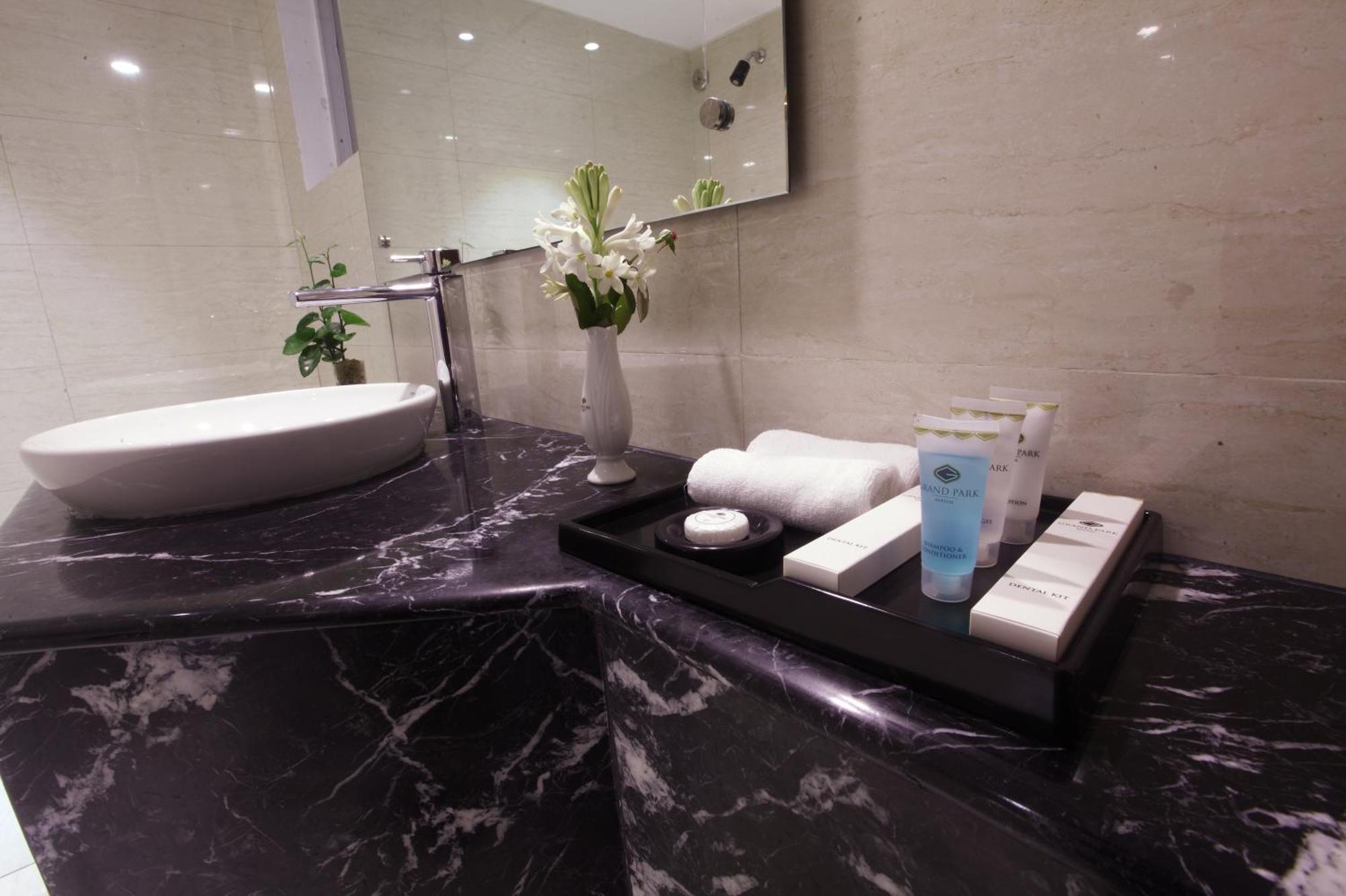 Hotel Grand Park Barishal Екстериор снимка