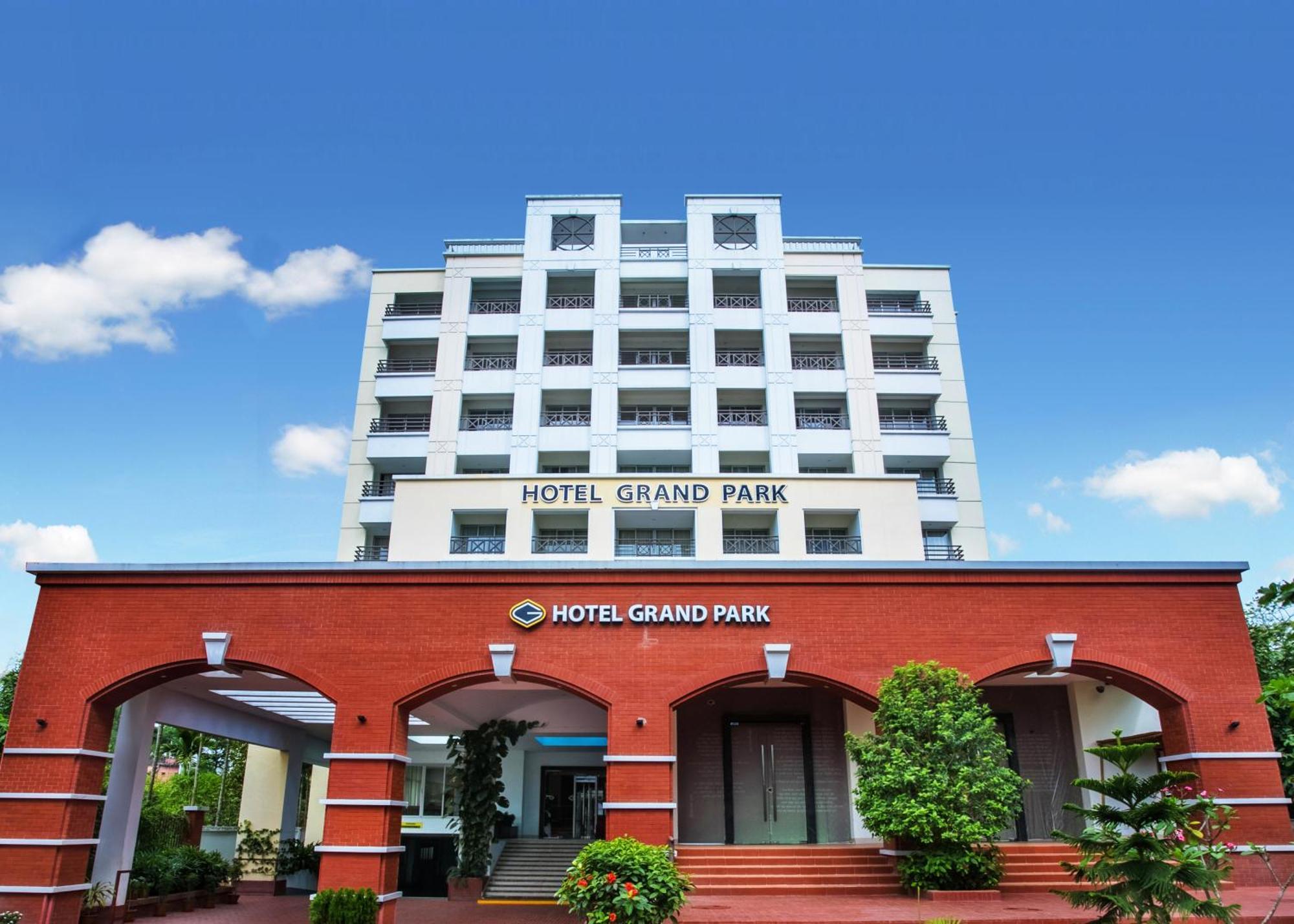 Hotel Grand Park Barishal Екстериор снимка